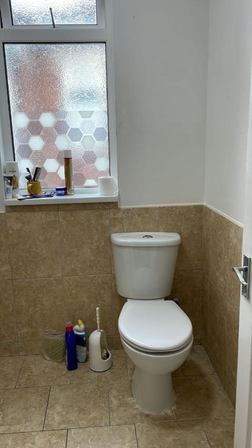 بيت شباب 305 High Town Road لوتون المظهر الخارجي الصورة